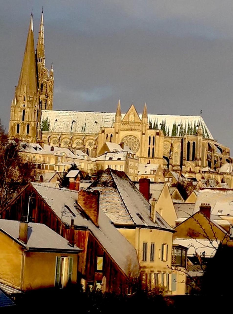 Le Jardin Cathedrale Bed & Breakfast Chartres Exterior photo